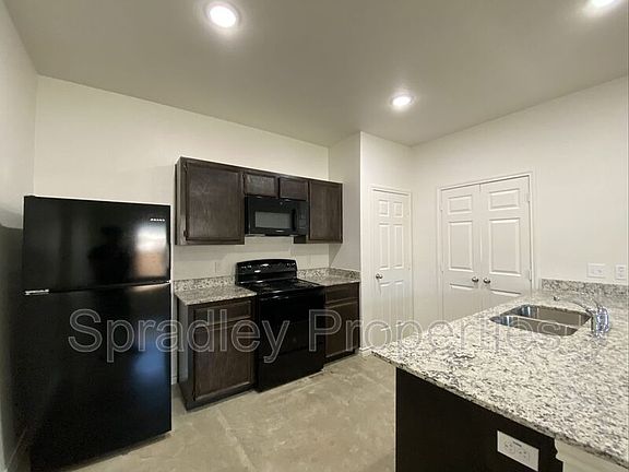 3rd image of 2306A Zanoletti Dr