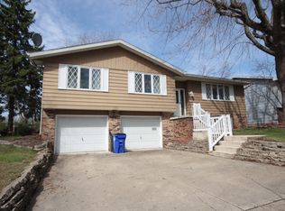 97 Pennsylvania Dr, Decatur, IL 62526