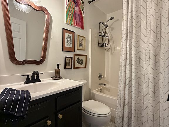 4th image of 82 Elberta St