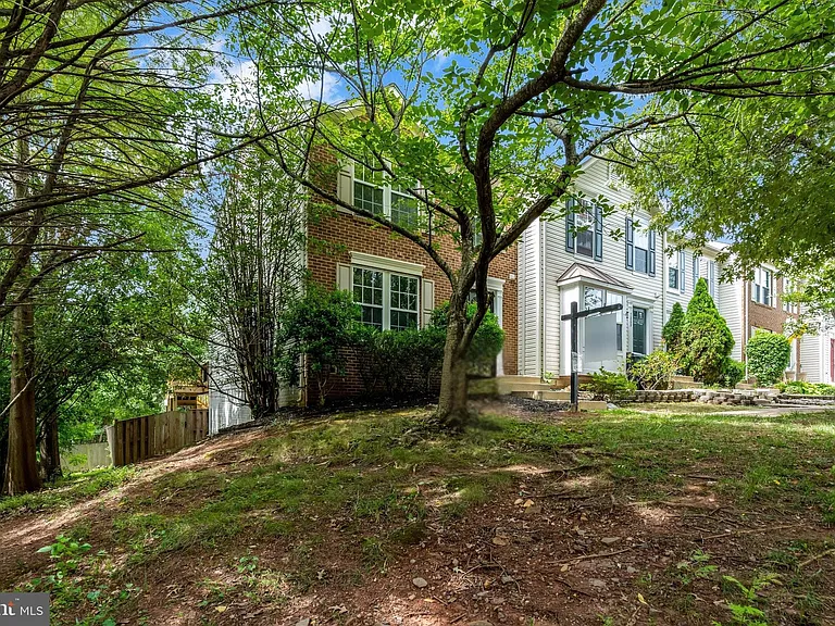 7057 Sauvage Ln — Photo 3
