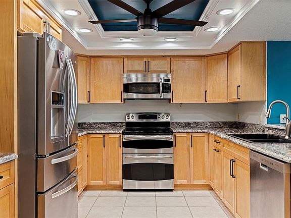 5th image of 736 Island Way APT 504