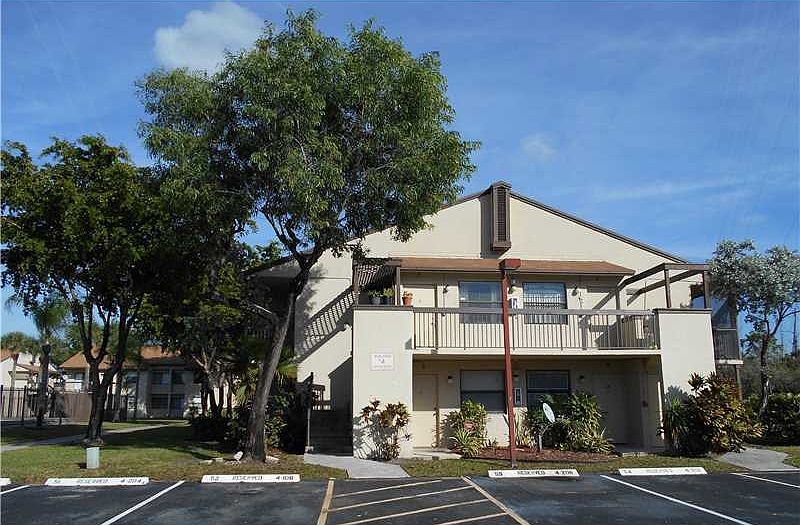1st image of 455 NW 210th St APT 202