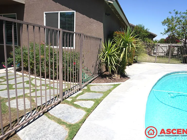 8409 Alonso Ct — Photo 14
