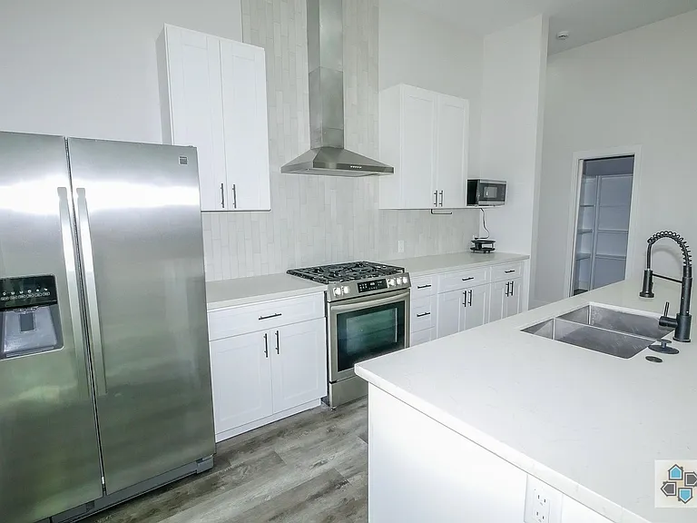 5535-5539 Potomac St — Photo 8