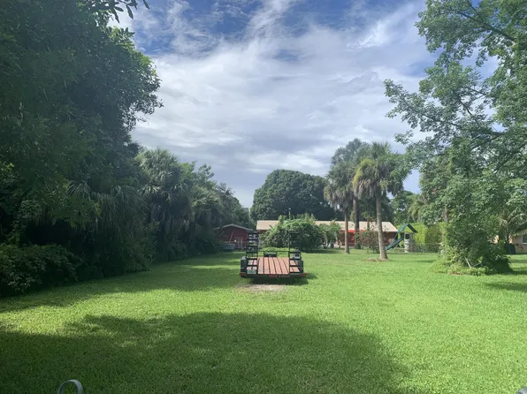 4895 Alberta Avenue, West Palm Beach, FL 33417