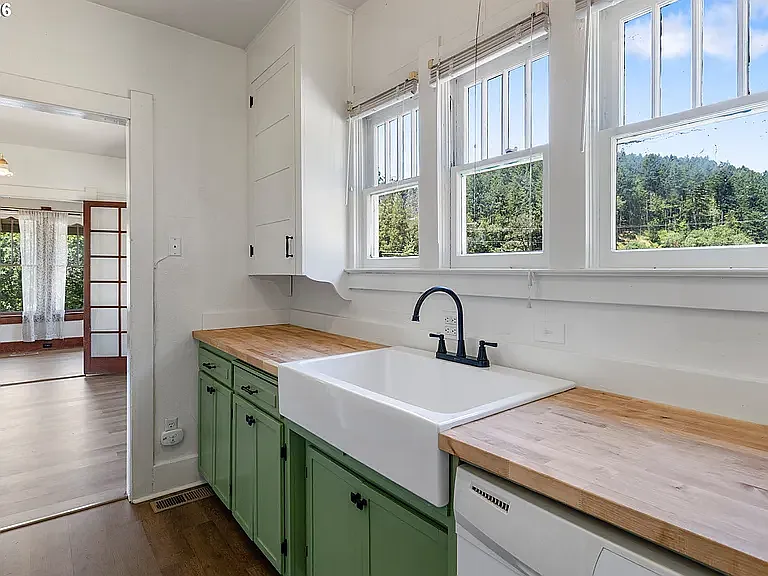 612 N State St — Photo 19