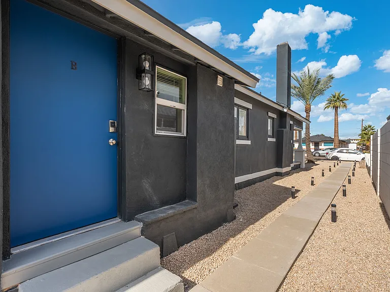 1341 E Willetta St #B — Photo 6