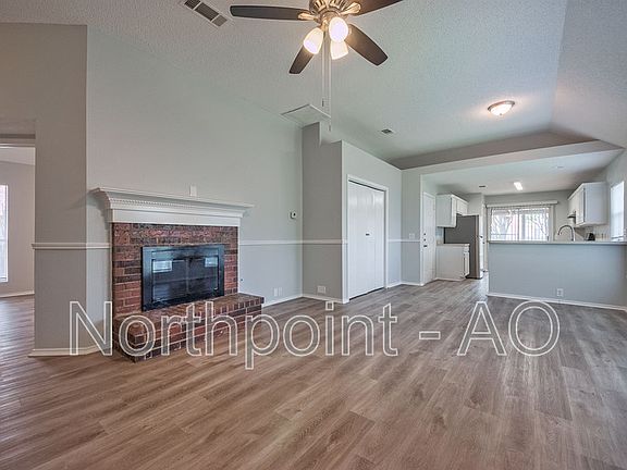 5th image of 1202 Shakleford Cir
