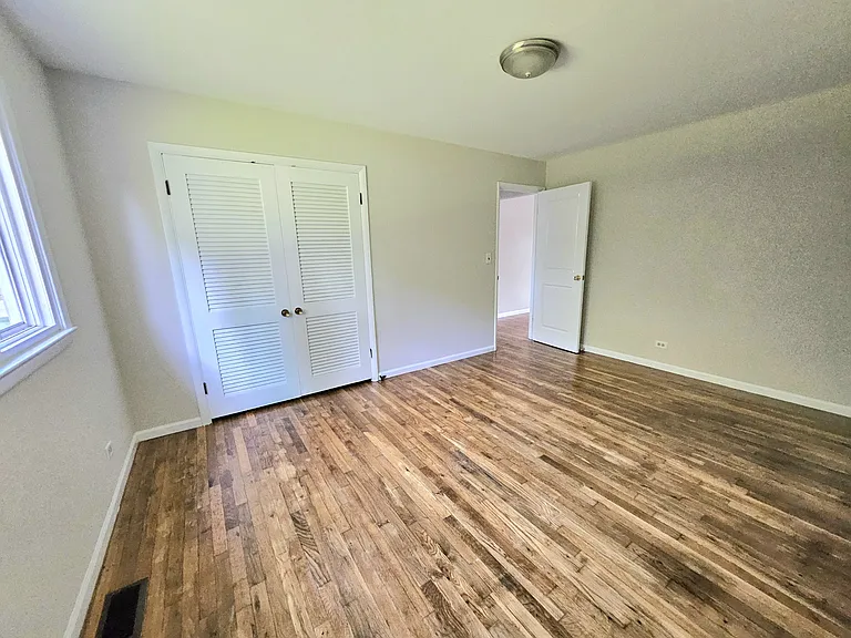 220 Kingman Ln — Photo 6