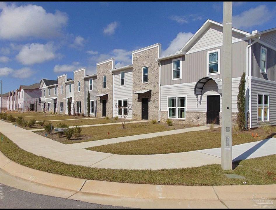 1st image of 4369 Village Oak Ln