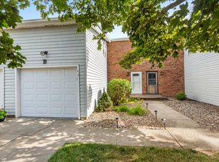 1532 Hunt Dr APT B, Normal, IL 61761