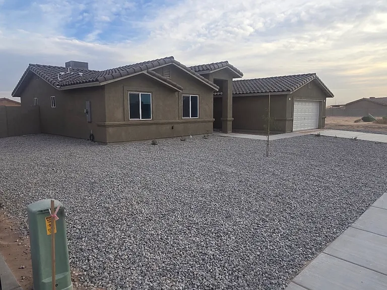 7215 E 44th Ln — Photo 17