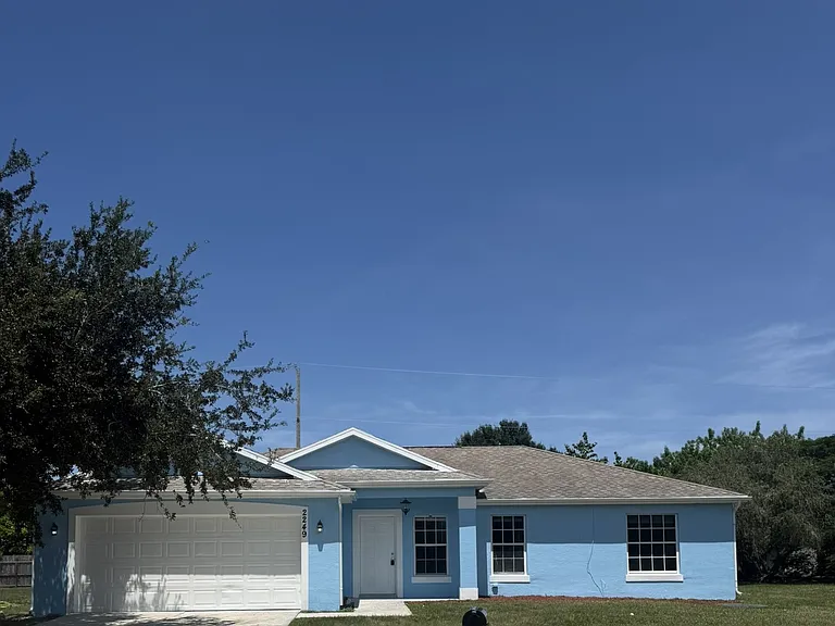 2249 SE Friendship St — Photo 1