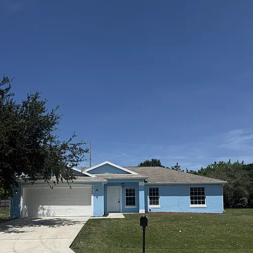 2249 SE Friendship St Photo 1
