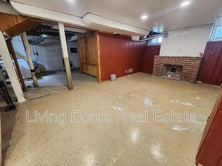 2300 Sewell St — Photo 20