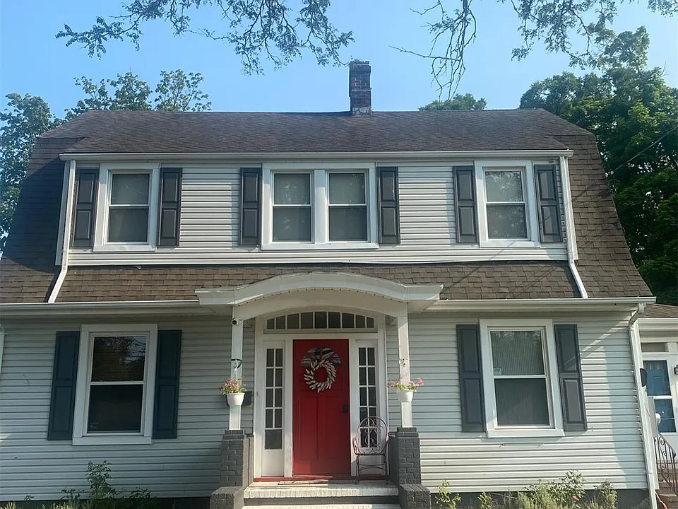 102 Conklin St