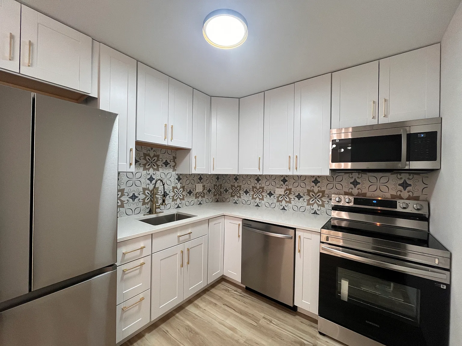 2 bed, 1.5 bath, 1100 sqft, $1,950 — Photo 2
