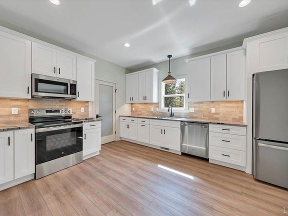 4th image of 52 Armistead Ln
