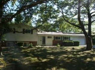 31825 Coronet Dr, Farmington Hills, MI
