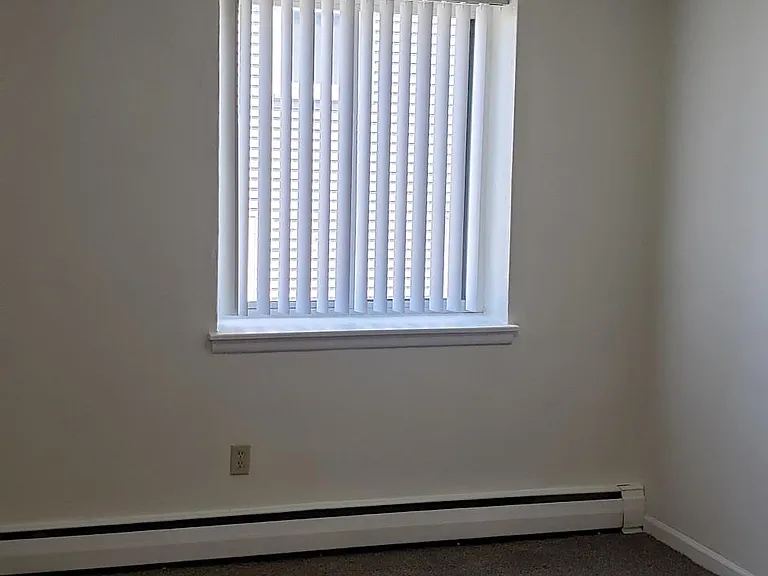 2619 N Oakland Ave — Photo 9