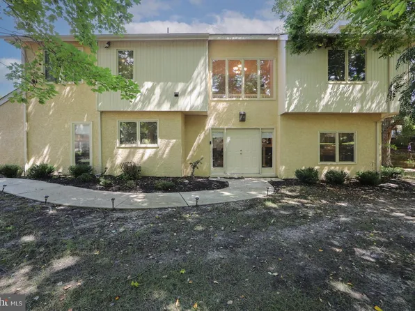 1405 Chanticleer, Cherry Hill, NJ 08003