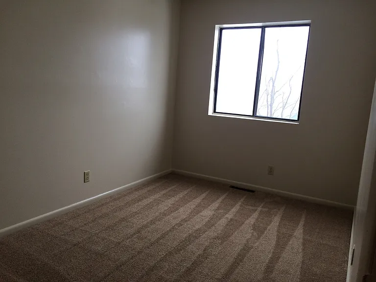 510-542 Hycliff Dr N — Photo 26
