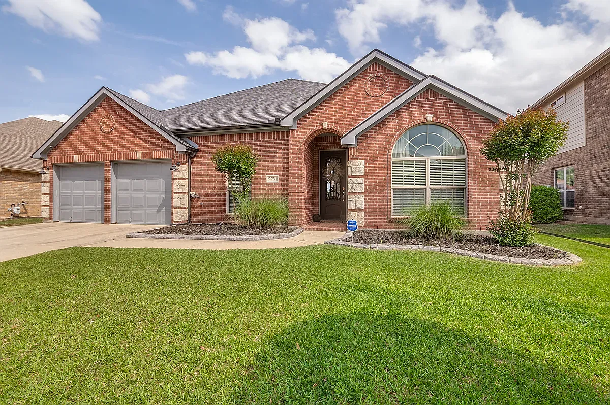 Building Photo - 2731 Vela