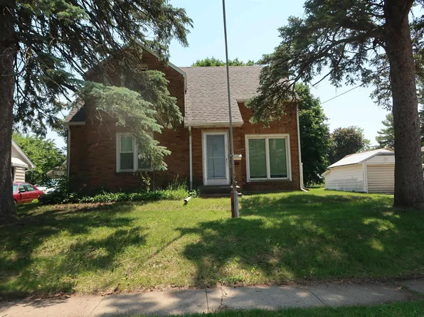 427 W Garfield St, Freeport, IL 61032