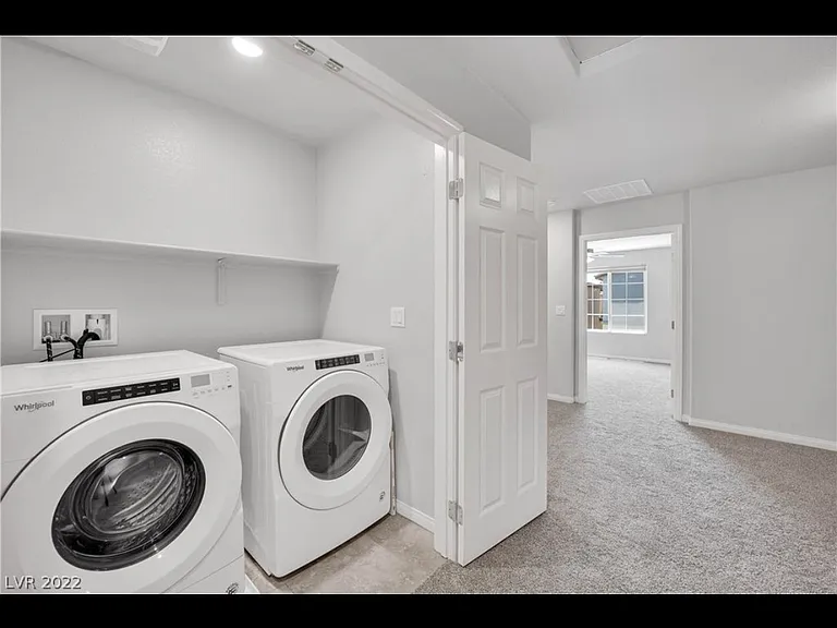 7447 Sunray Point St — Photo 6