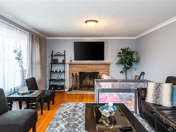 2nd image of 463 Country Club Dr