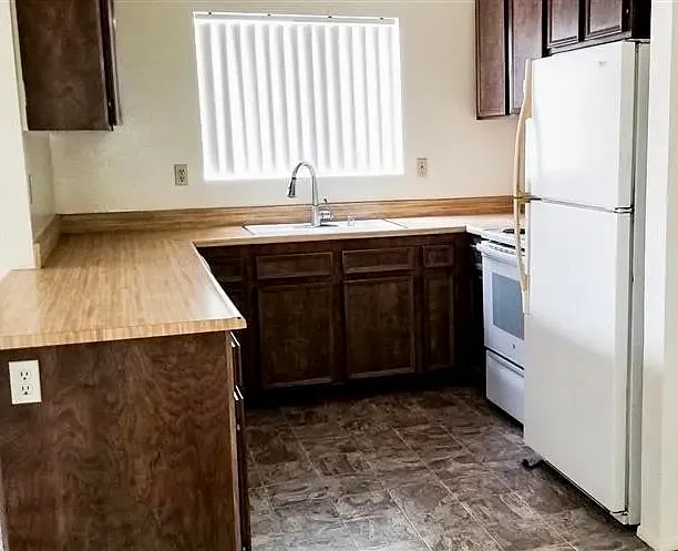 2 bed, 821 sqft, $2,000 — Photo 2