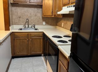 616 Boston Post Rd E APT 2, Marlborough, MA 01752