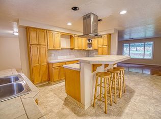 26394 NW Saint Helens Rd, Scappoose, OR 97056