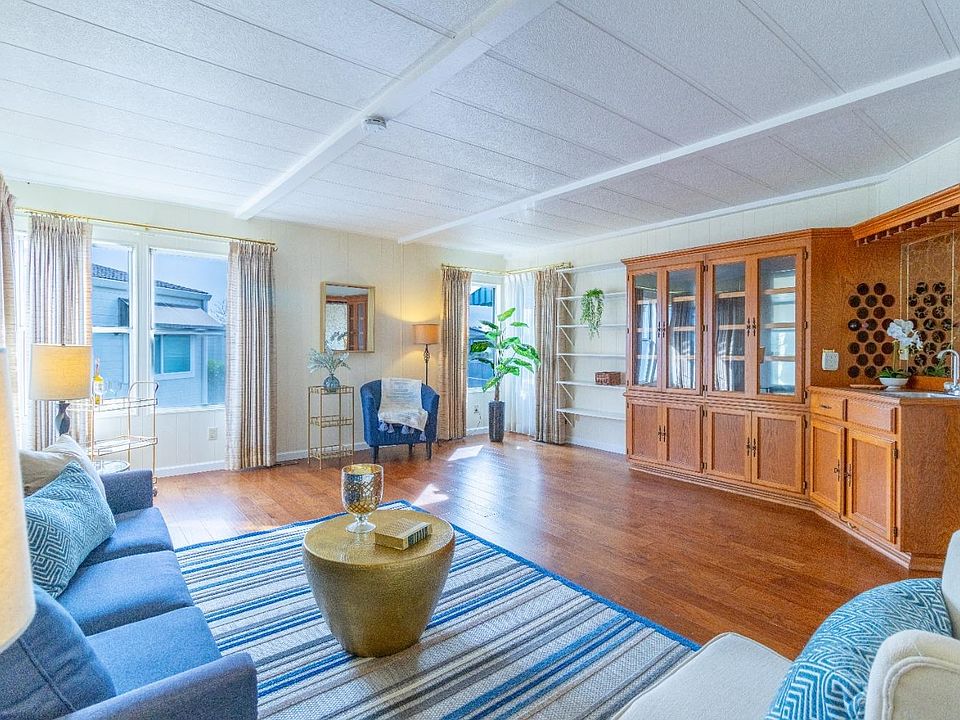 1st image of 210 Julie Place