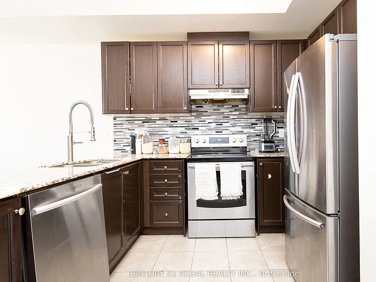 43 Tollgate St #UPPER — Photo 15