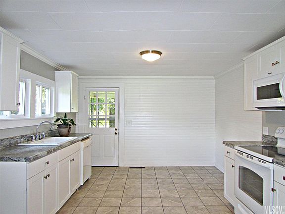 4th image of 608 N Hildebran Ave