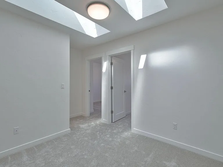 5617 SE Logan Ln — Photo 24