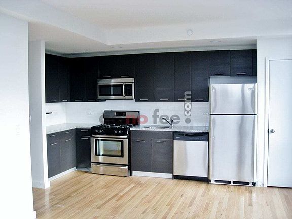4th image of 401 W 25th St APT 22E