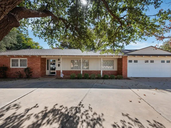 1106 E Tate St, Brownfield, TX 79316