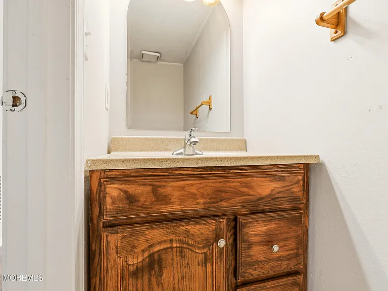 35 Mizzen Dr — Photo 10