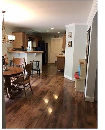 4th image of 155 Laurel Terrace Ct