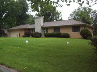 29 Country Club Pl, Belleville, IL