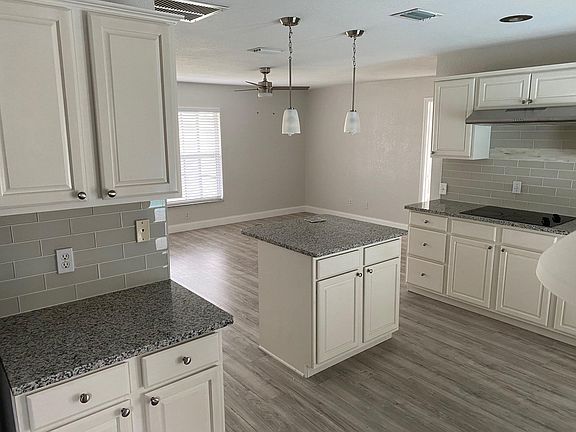 4th image of 124 W Cedarwood Cir