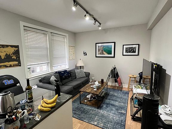 5th image of 511-513 W Belmont Ave #255