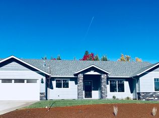 1782 NW F St, Grants Pass, OR 97526