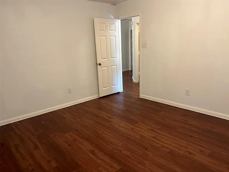 21511 Donata Cir — Photo 12