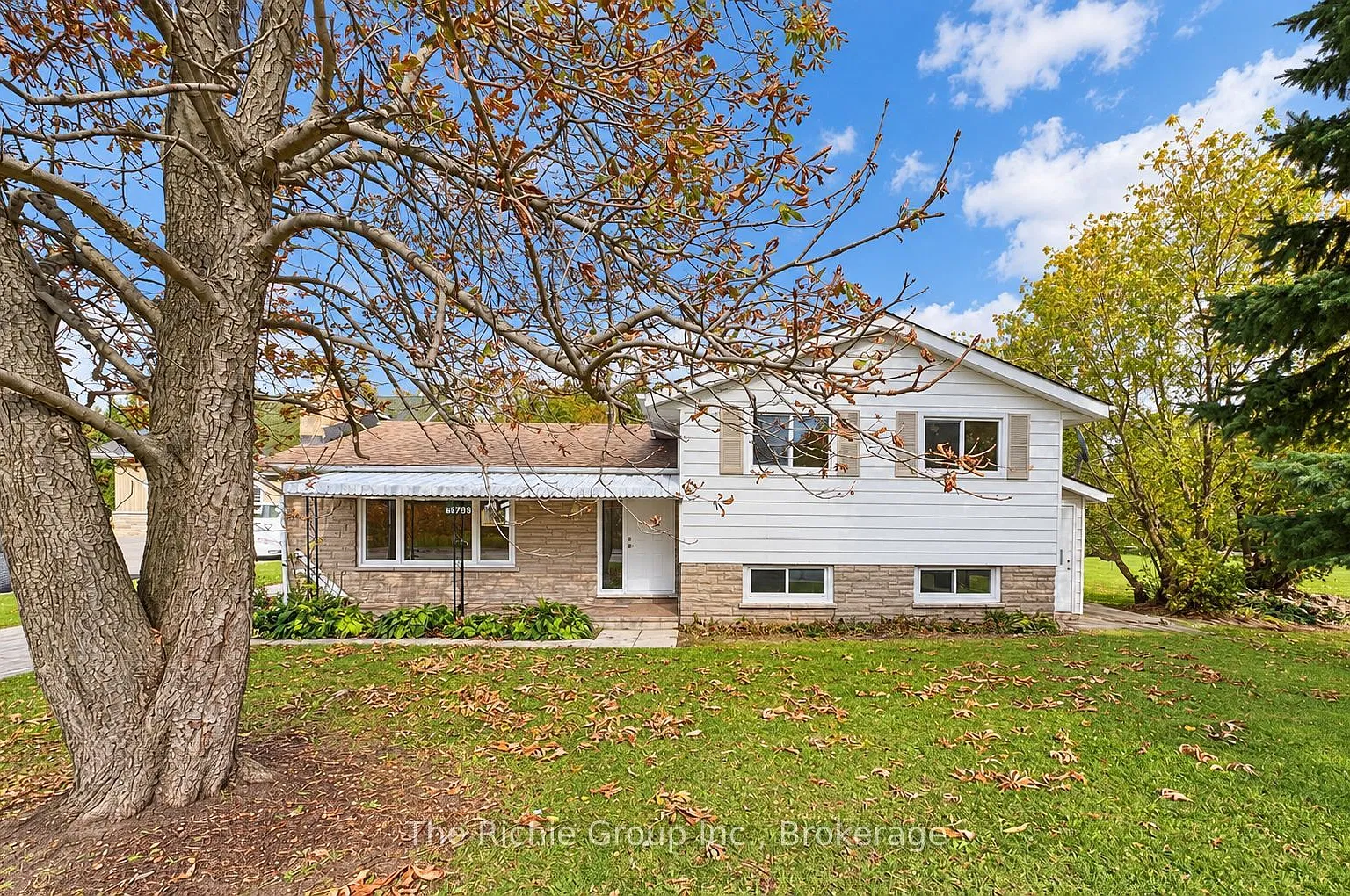 4 bed, $3,700 — Photo 1