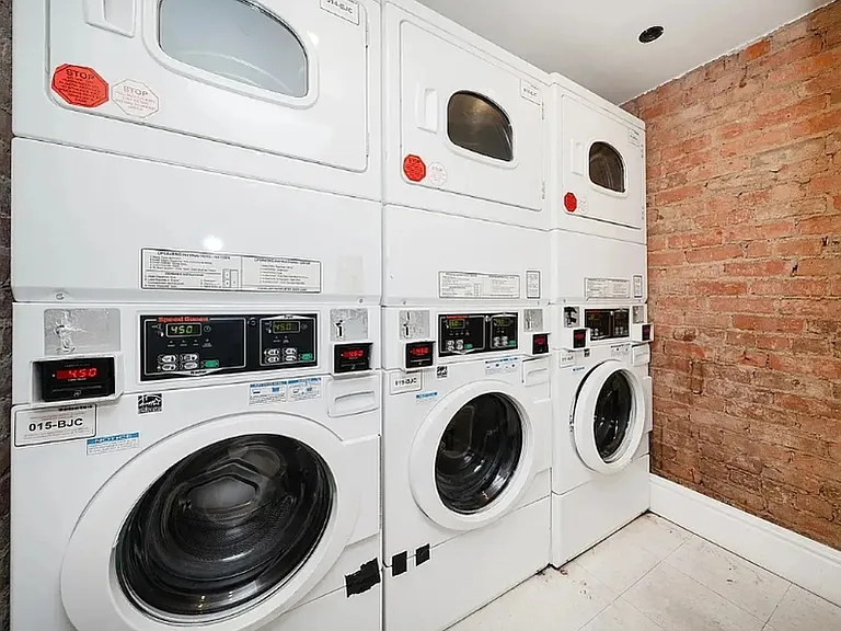 116 E 19th St #12 — Photo 7