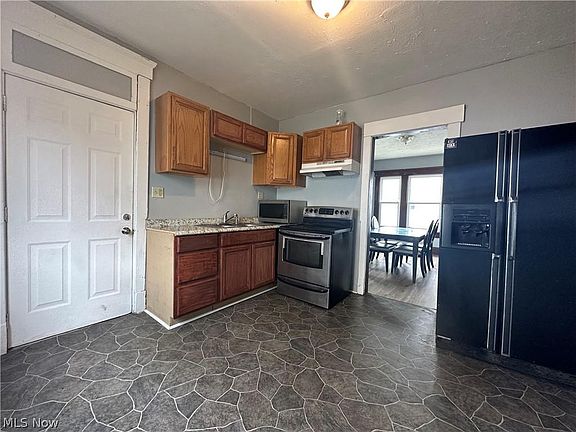 4th image of 926 McGregor Ave NW