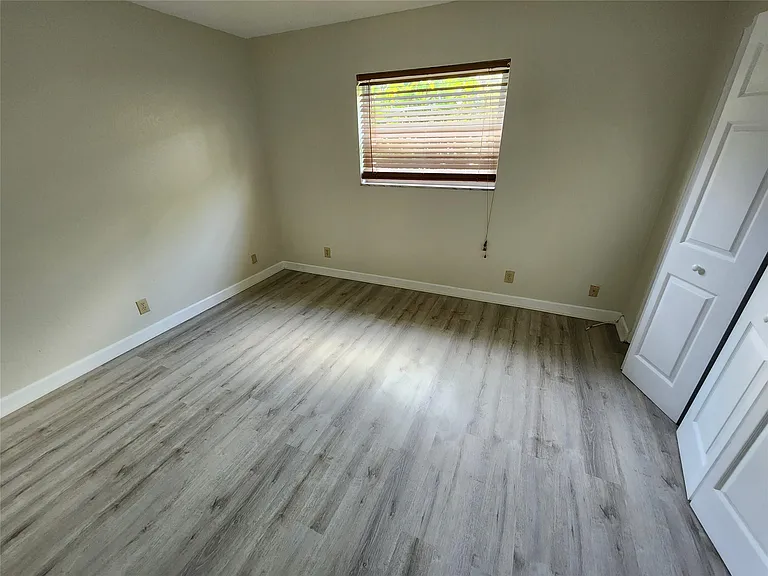 2607 NE 8th Ave #33 — Photo 8